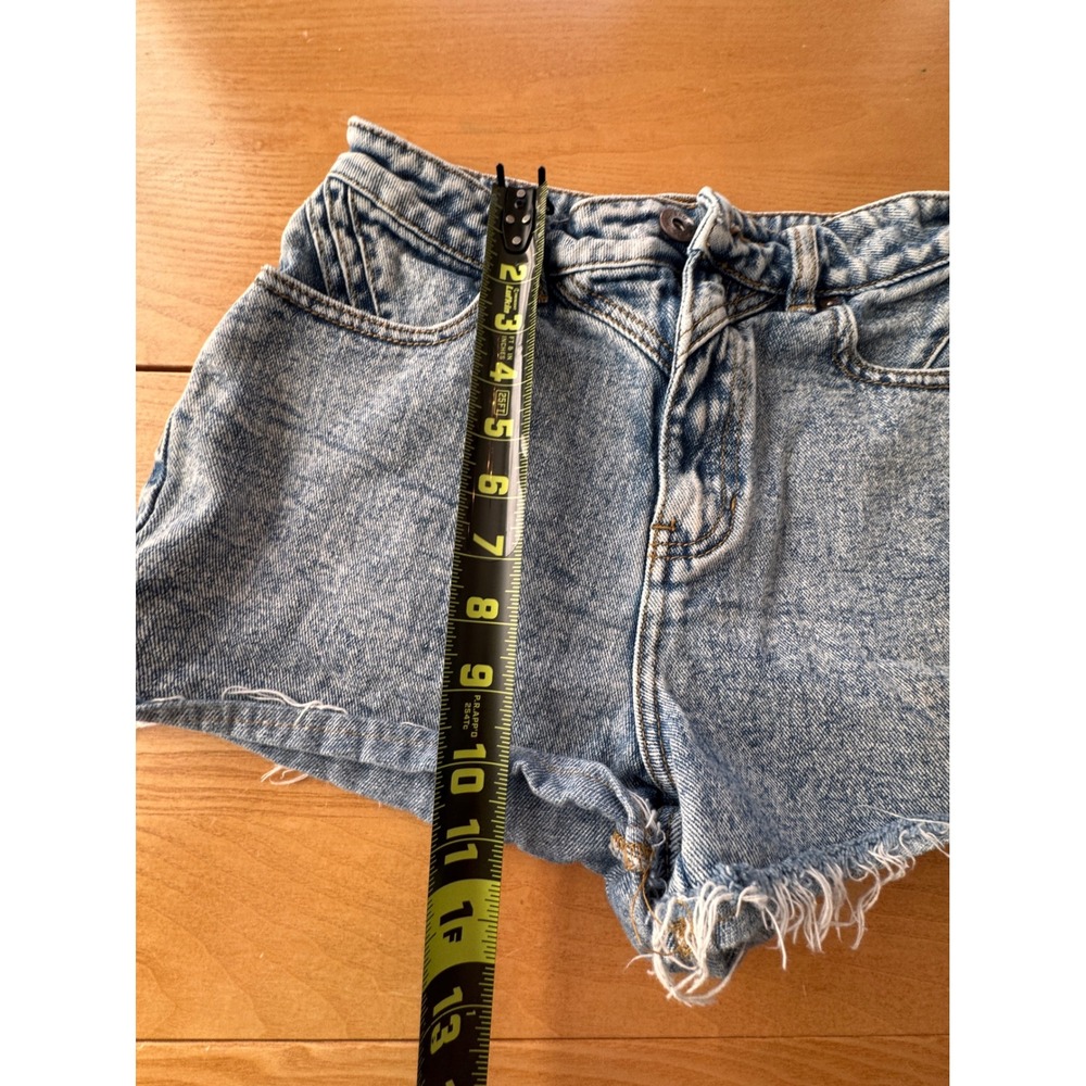 Bullhead Denim Co Jean Shorts Womens 25 Acid Wash High Rise Raw Hem Indie - Picture 9 of 13